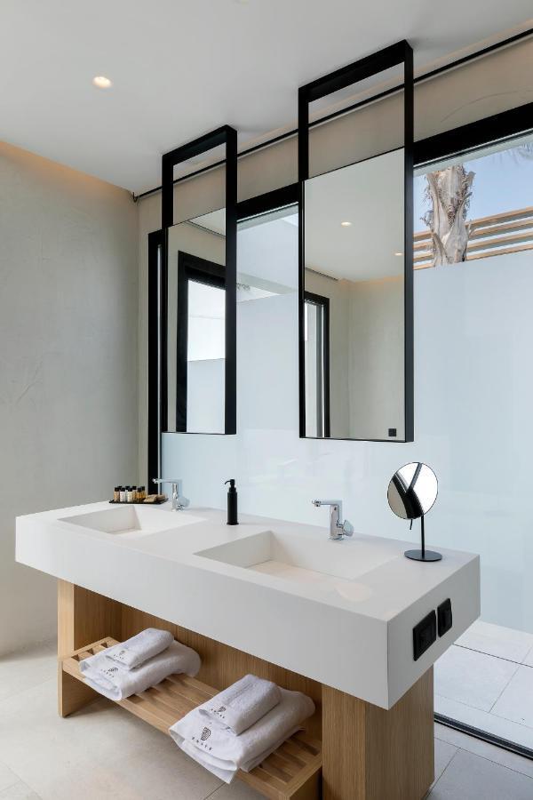 D' Andrea Lagoon All Suites - Adults Only مارماري المظهر الخارجي الصورة Bathroom mirror
